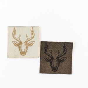 Koženkový štítek JELEN tmavý