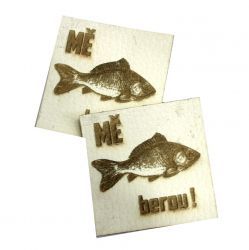 Koženkový štítek "MĚ BEROU" světlý