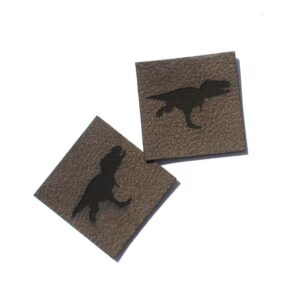 Koženkový štítek DINO tmavý