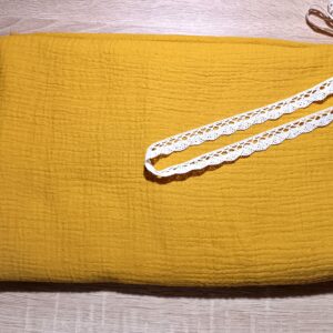 BALÍČEK NA ŠÁTEK MUŠELÍN + KRAJKA - HOŘČICOVÁ