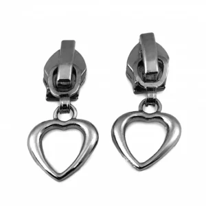 JEZDEC K ZIPU 6 mm - SRDÍČKO ČERNÝ NIKL