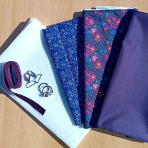 BALÍČEK NA KABELKU GERTRUDA -  Jiřinky modrofialové