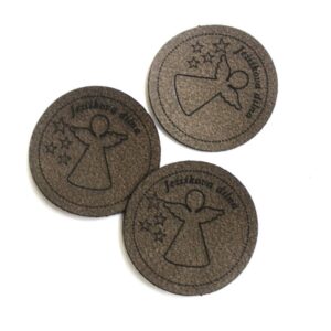 Koženkový štítek "JEŽÍŠKOVA DÍLNA" tmavý