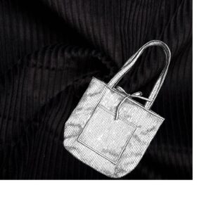 BALÍČEK NA KABELKU JUNA – MANŠESTR – ČERNÁ