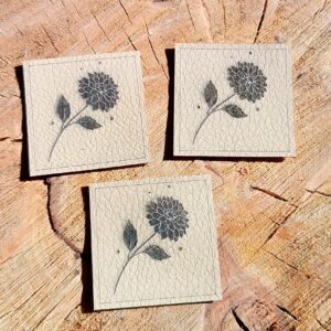 Koženkový štítek  - KVĚTINY - JIŘINKA